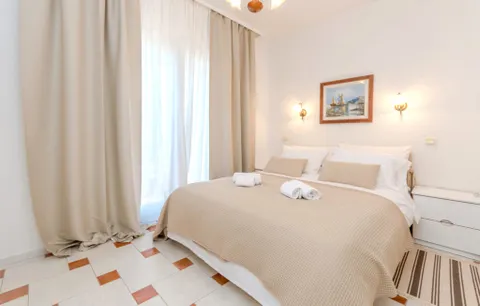Otok Ugljan – Prekrasne kamene kuće prvi red do mora