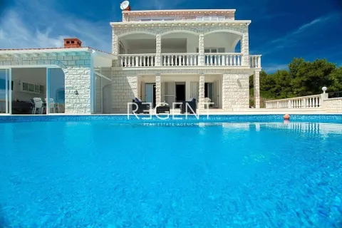 Otok Korčula – Unikatna kamena kuća uz more 450 m2