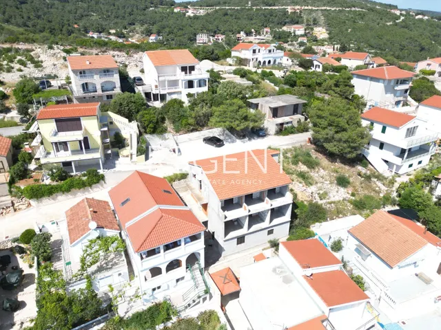 Vis, kuća u izgradnji s otvorenim pogledom na more