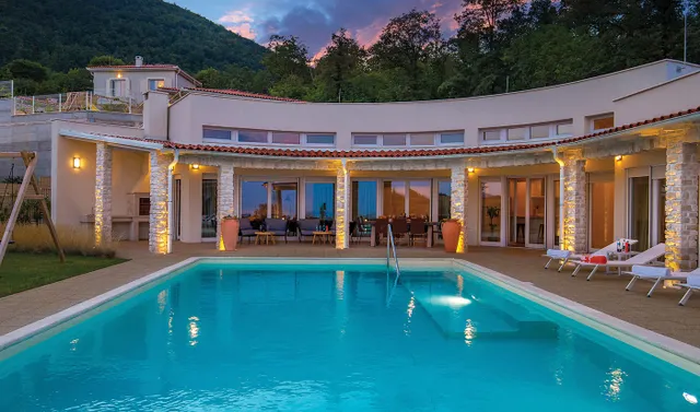 Opatija, Veprinac - Luksuzna vila na parceli od 1137 m2