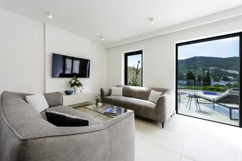 Zaton, Dubrovnik - Moderna vila uz more 210m2