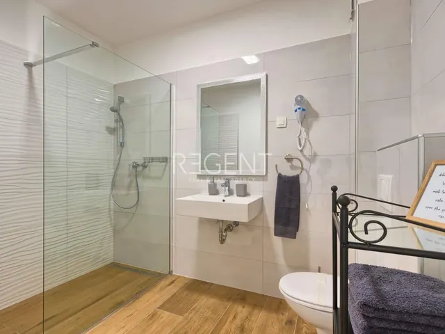 Pula, Istra - Luksuzna samoodrživa vila s bazenom i modernim sadržajem