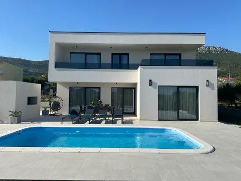 Split, Kaštela - Luksuzna Vila 188 m2 s pogledom na more