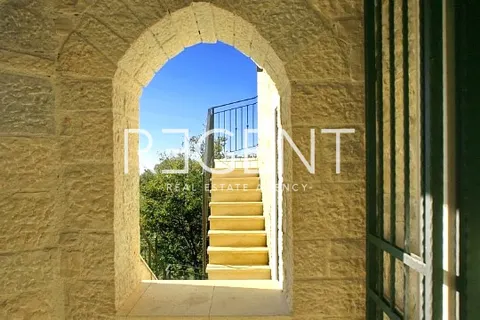 Istra, Rovinj – Rustikalna kamena rezidencija 225 m2
