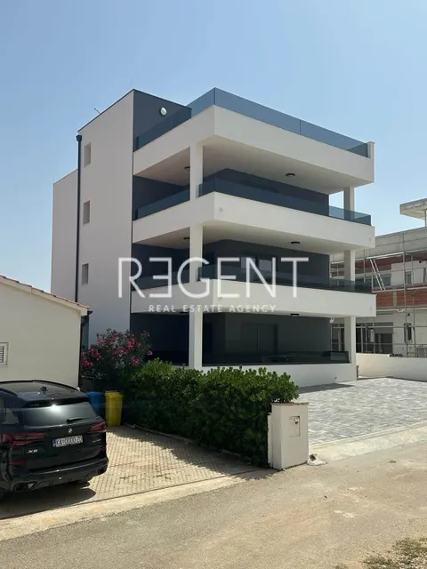 Zadar, Vir - dvosoban stan 50m od mora 121 m2