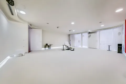 Zagreb, Radnička - Poslovni prostor na tri etaže 460 m2
