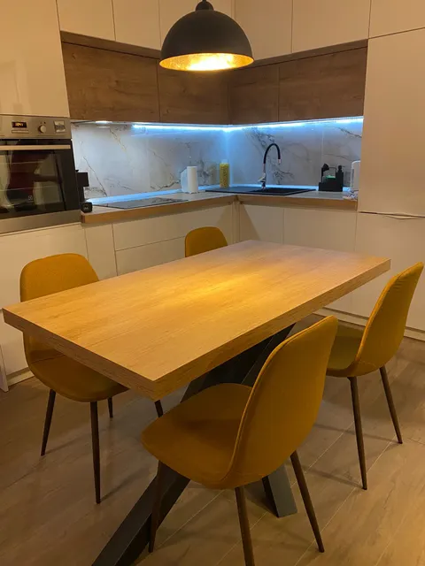 Split, Plokite - Dvosoban stan sa loggiom 60 m2 DUGOROČAN NAJAM
