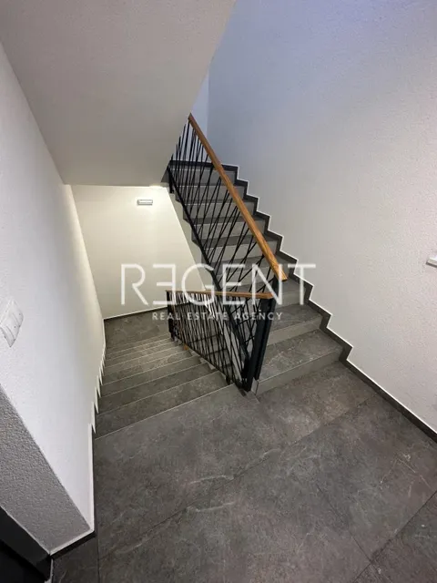 Zadar, Vir - dvosoban stan 50m od mora 121 m2