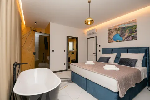 Makarska, Zagvozd - Luksuzna vila s bazenom 270 m2