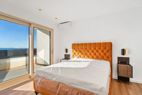 Split, Strožanac - Moderna vila s pogledom na more, bazenom i pomoćnim objektom 50 m2