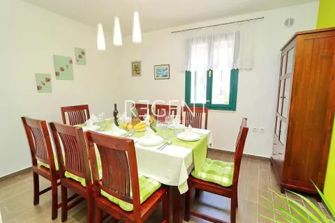 Otok Korčula, Vela Luka – Kamena kuća 252 m2