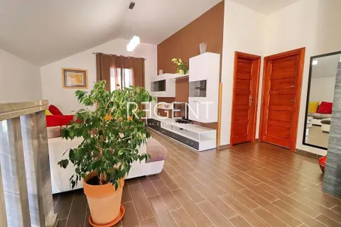 Otok Korčula, Vela Luka – Kamena kuća 252 m2