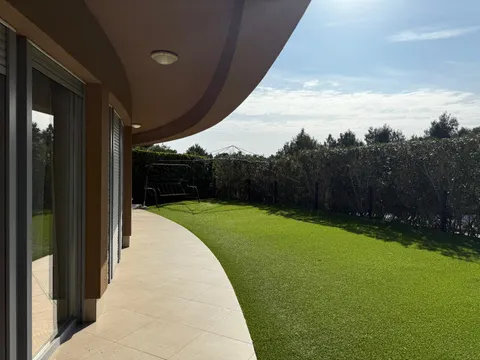 Šibenik, Podsolarsko - Dvosoban stan s vrtom 91 m2