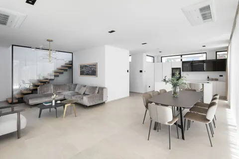 Sukošan – Luksuzna moderna vila s bazenom 495 m2