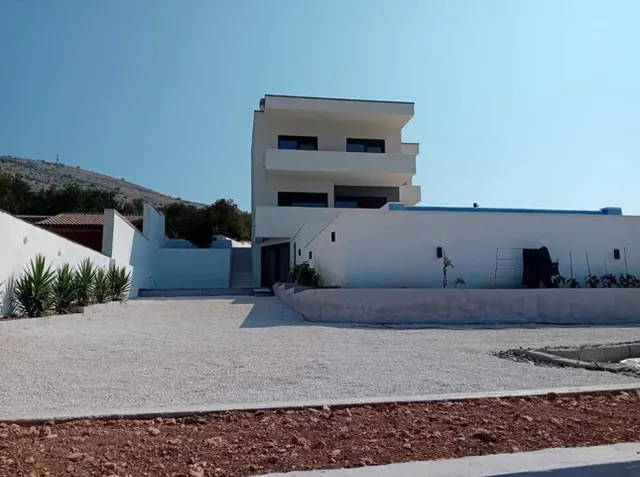 Trogir, Seget Donji - Vila s pogledom na more 300m2