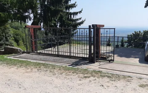 Jastrebarsko, Plešivica - Jedinstvena kuća u Parku prirode Žumberak