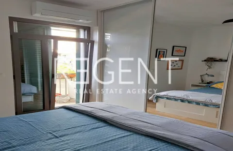 Split, Spinut - dvosoban apartman na frekventnoj lokaciji, 58 m2