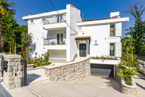 PRIVATNO: Kvarner, Opatija - Luksuzna vila na prekrasnoj lokaciji