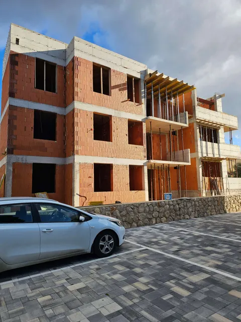 Pag,Novalja – Moderan dvosoban stan sa vrtom 54 m2 novogradnja