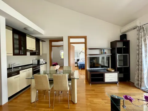 Čiovo – Trosoban stan 70 m², 1. red do mora