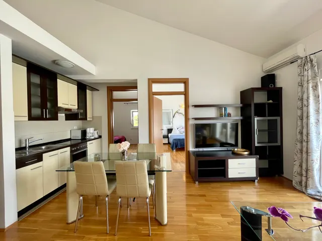 Čiovo – Trosoban stan 70 m², 1. red do mora