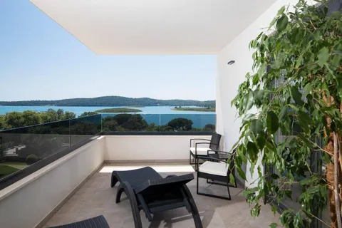 Istra, Medulin - Prekrasna villa s wellnessom NKP 190 m2 nadomak mora