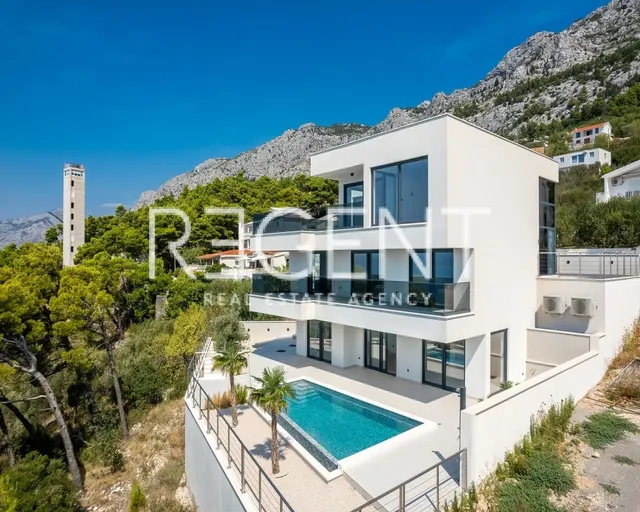 Makarska, Brela - Luksuzna vila s panoramskim pogledom na more 317 m2