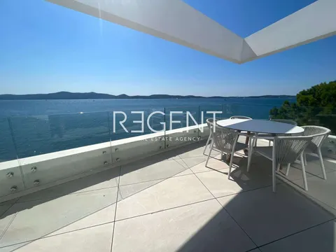 Sukošan – Luksuzno moderan stan s krovnom terasom 139 m2