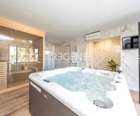 Zadar, Posedarje - Vila prvi red uz more 300 m2