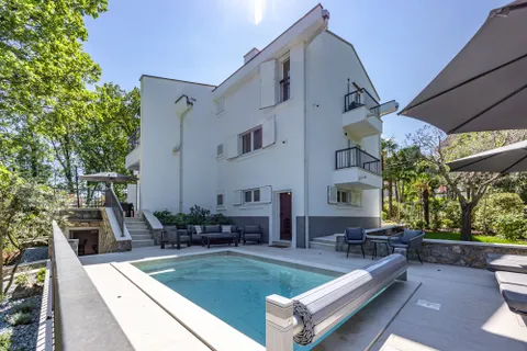 PRIVATNO: Kvarner, Opatija - Luksuzna vila na prekrasnoj lokaciji