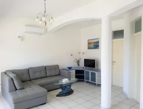 Zadar, Brodarica - Apartmanska kuća prvi red uz more