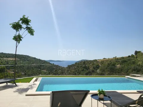 Rogoznica, Ražanj - autentična vila s pogledom na more