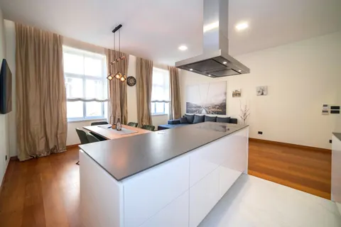 Zagreb, Centar - Luksuzan trosoban stan 76 m2, NAJAM