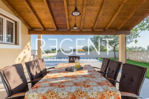 Istra, Fažana- Vila s bazenom 180 m2