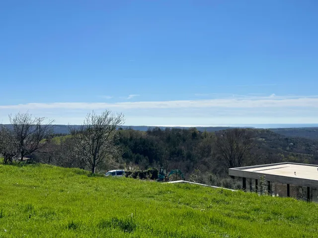 Istra, Krasica - Građevinsko zemljište s građevinskom dozvolom 1004 m2