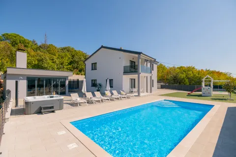 Imotski – Raskošna moderna obiteljska vila