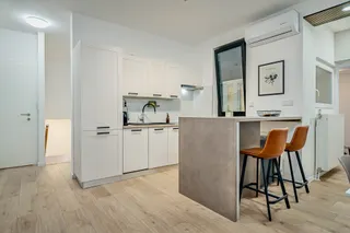 Zagreb, Trešnjevka - četverosoban dvoetažan stan s privatnom garažom 141 m2