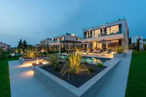 Istra, Poreč – Dizajnerska vila s pogledom na more 310 m2