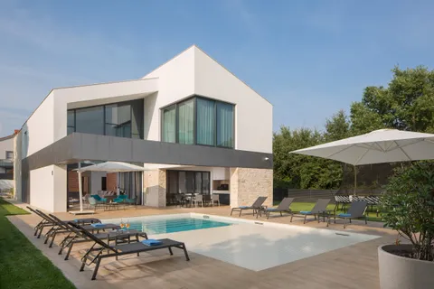 Istra, Ližnjan - luksuzna vila s privatnim bazenom 400m2
