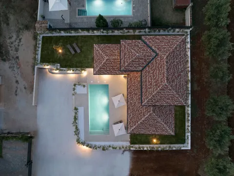 Istra, Poreč - Elegantna kamena kuća s bazenom