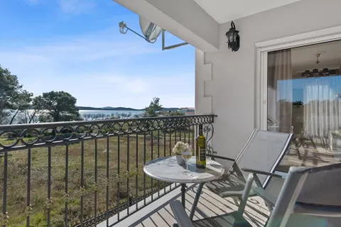 Šibenik, Vodice - luksuzna vila s bazenom i panoramskim pogledom 530m2
