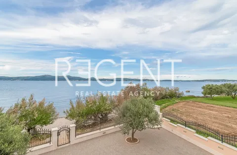 Zadar, Sukošan - Apartmanska kuća prvi red uz more