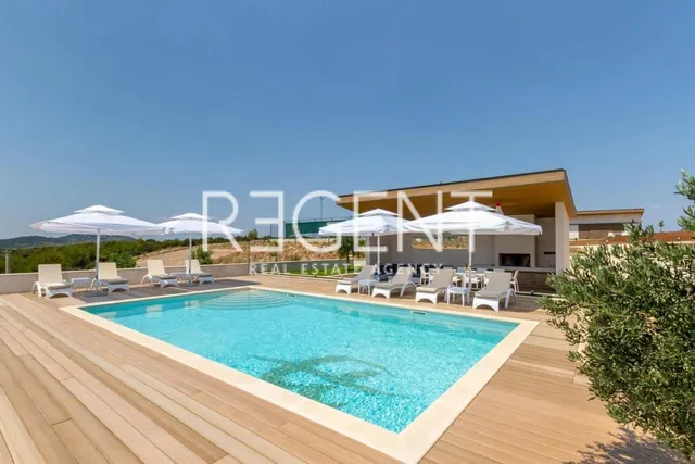 Hvar, Ivan Dolac - imanje u srcu otoka 140 000m2