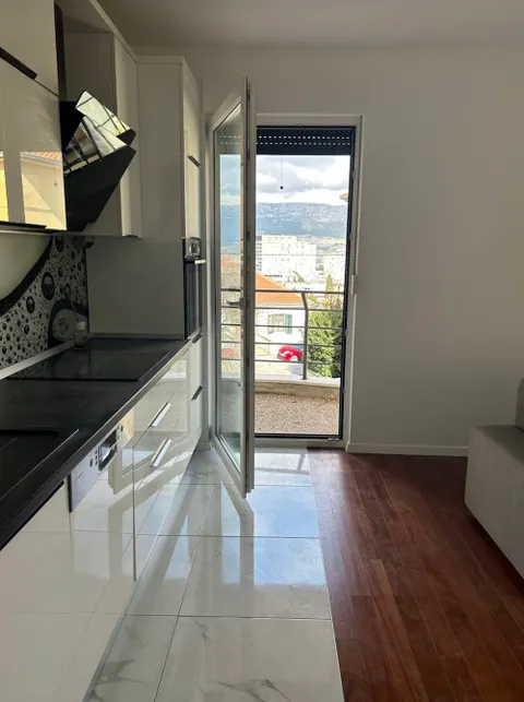 Split, Marjan - Trosoban stan s vrtom 112 m2