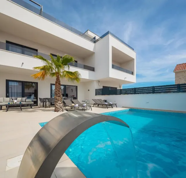 Šibenik, Vodice - Luksuzna vila na Jadranskoj obali