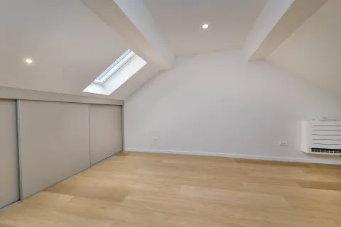 Zagreb, Centar – Luksuzan dvoetažan penthouse 144 m² za Najam