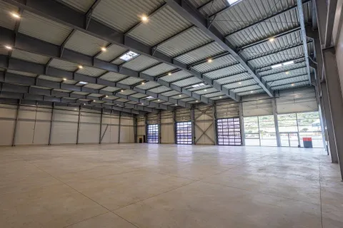 Trogir, Plano - Trgovačko-prodajno skladište 1600 m2