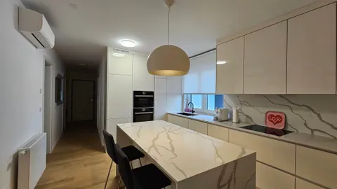Zagreb, Trešnjevka - moderan trosoban penthouse s garažnim mjestom 92 m2 novogradnja