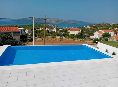 Trogir, Seget Donji - Vila s pogledom na more 300m2
