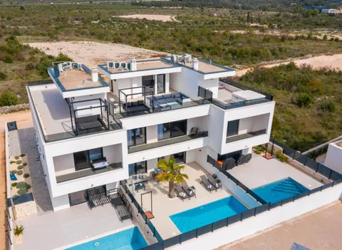 Šibenik, Vodice - Luksuzna vila na Jadranskoj obali